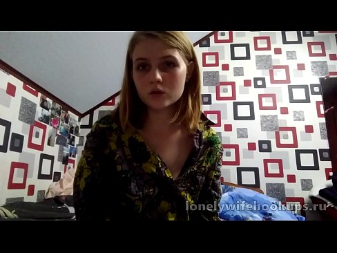 ❤️ Myfyriwr ifanc melyn o Rwsia yn hoffi dicks mwy. Porno wrthon ni